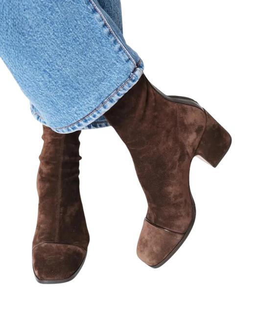 Elegant Heeled Boots