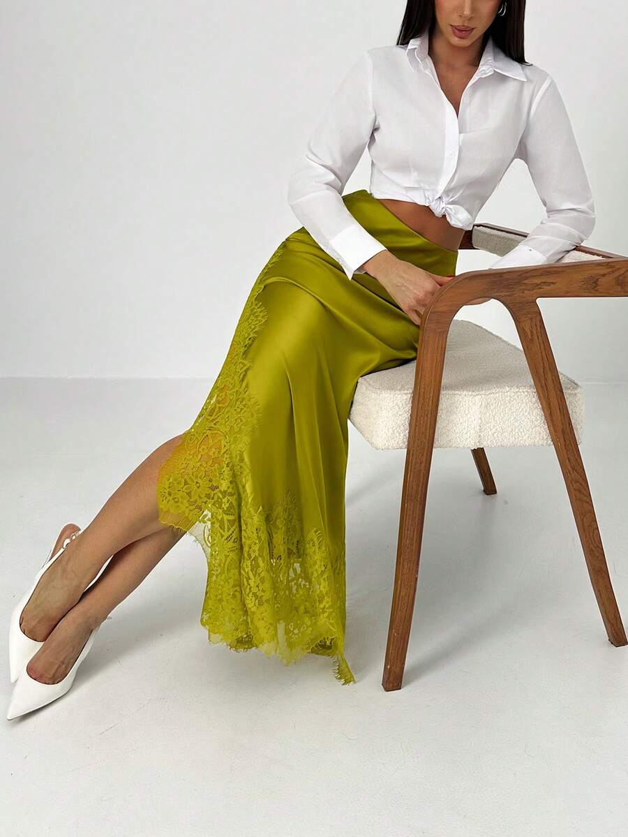 Contrast Lace Skirt