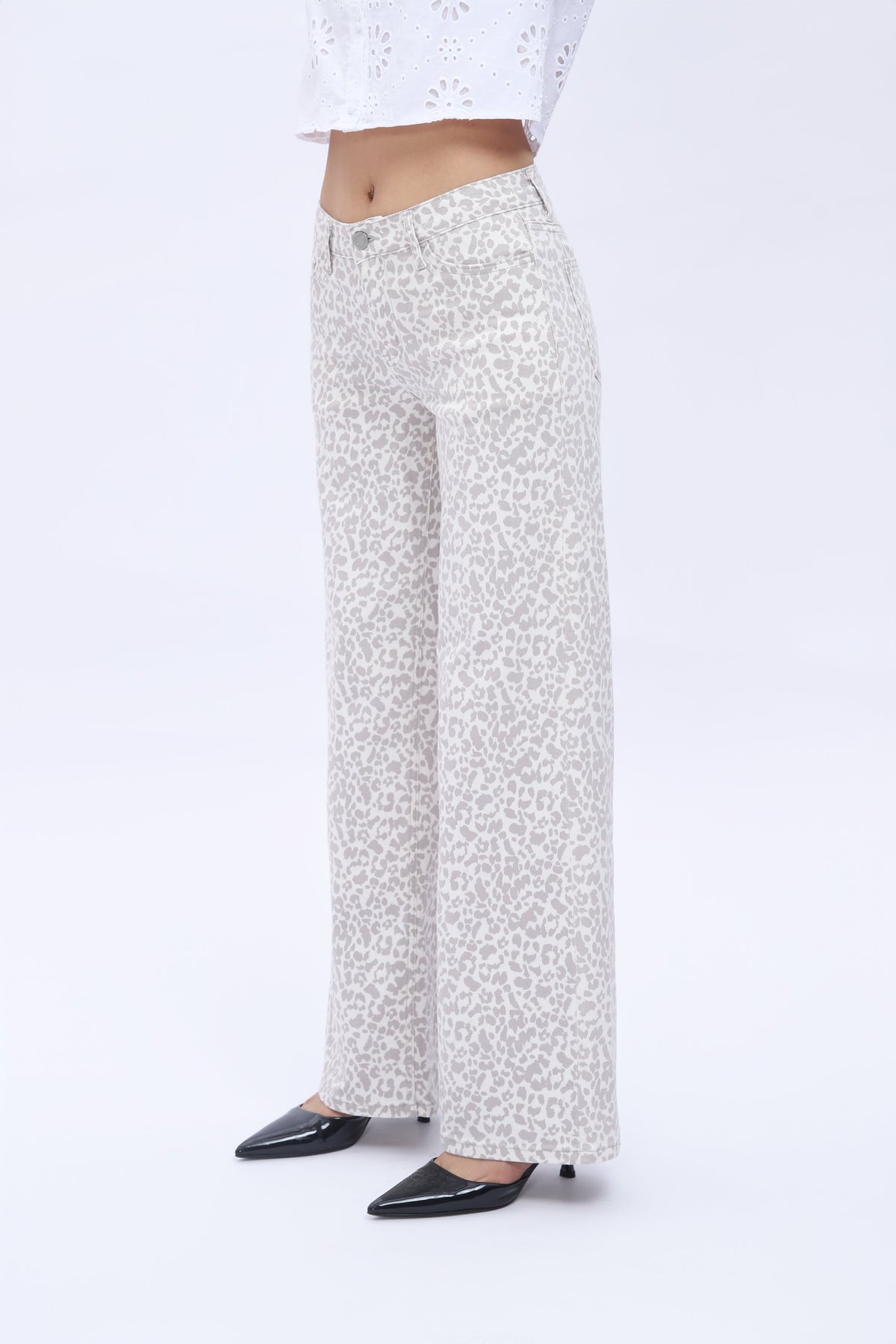 Mid-Rise Wide-Leg Jeans